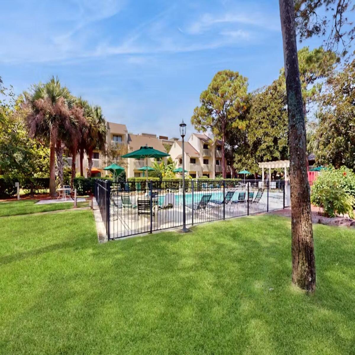 Apartment Walk To The And Coligny! *