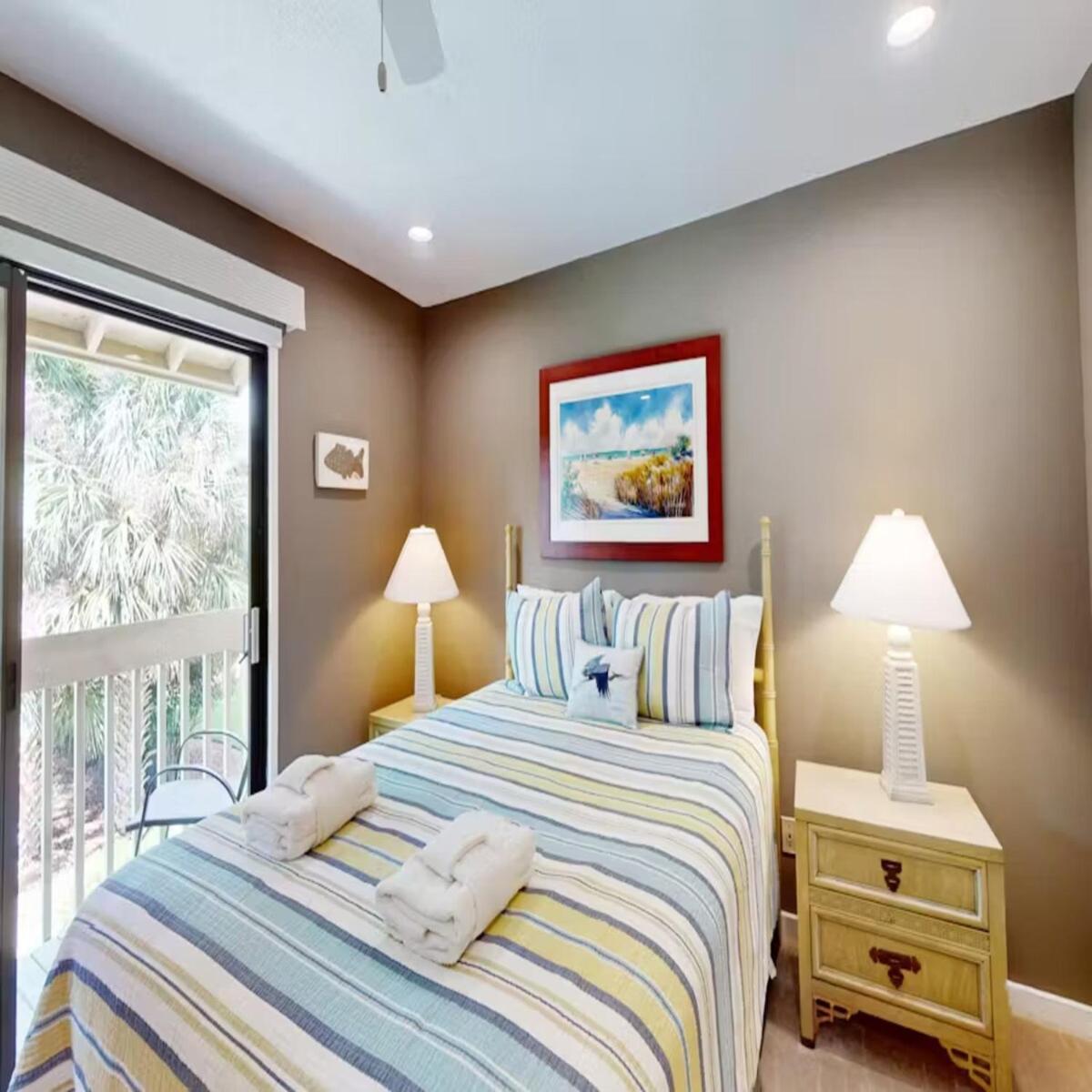Apartment Walk To The And Coligny!