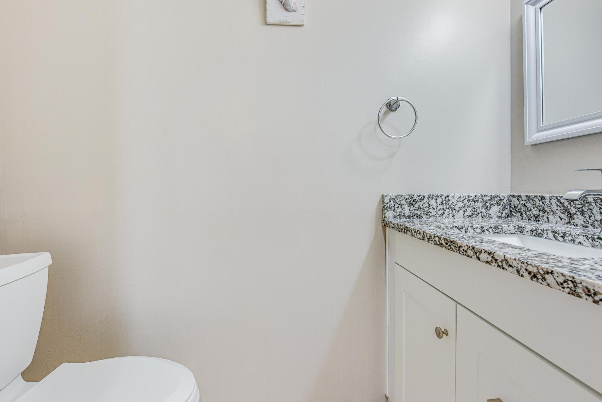 Pebble Townhome With Patio Quarter Mile To Ocean! *