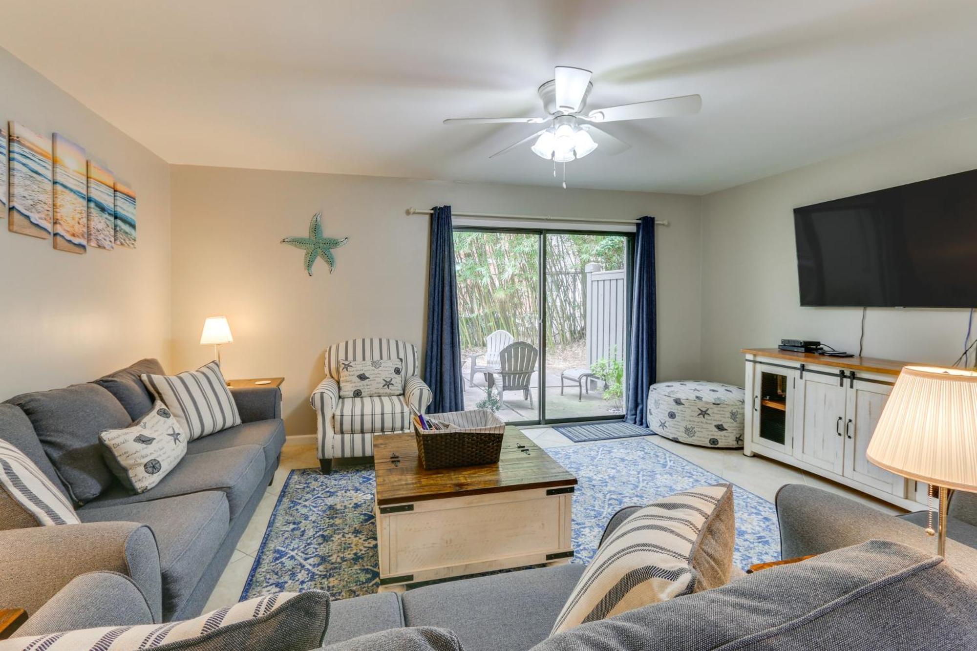 Pebble Townhome With Patio Quarter Mile To Ocean! *