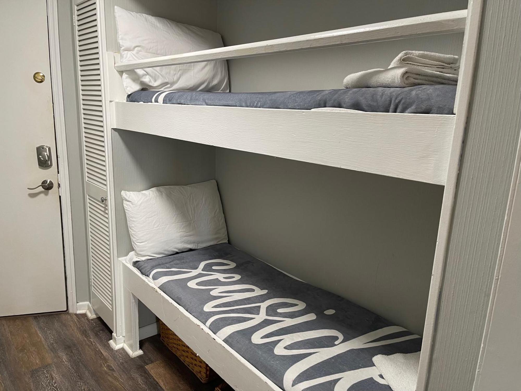 Apartment Salty Shores! -incredible Ocean Views *