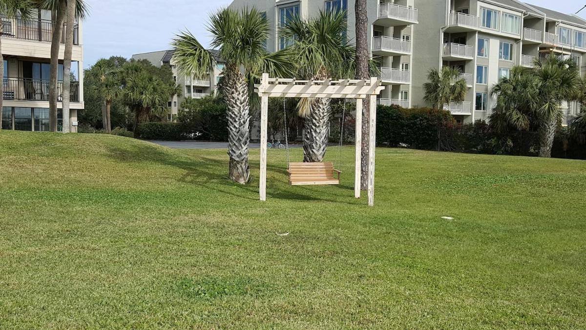 Shore Fun-beautiful, Many Upgrades With Bikes And Chairs Apartment Hilton Head Island