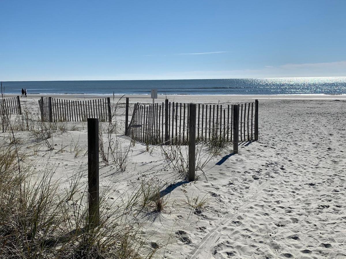 Shore Fun-beautiful, Many Upgrades With Bikes And Chairs Apartment Hilton Head Island