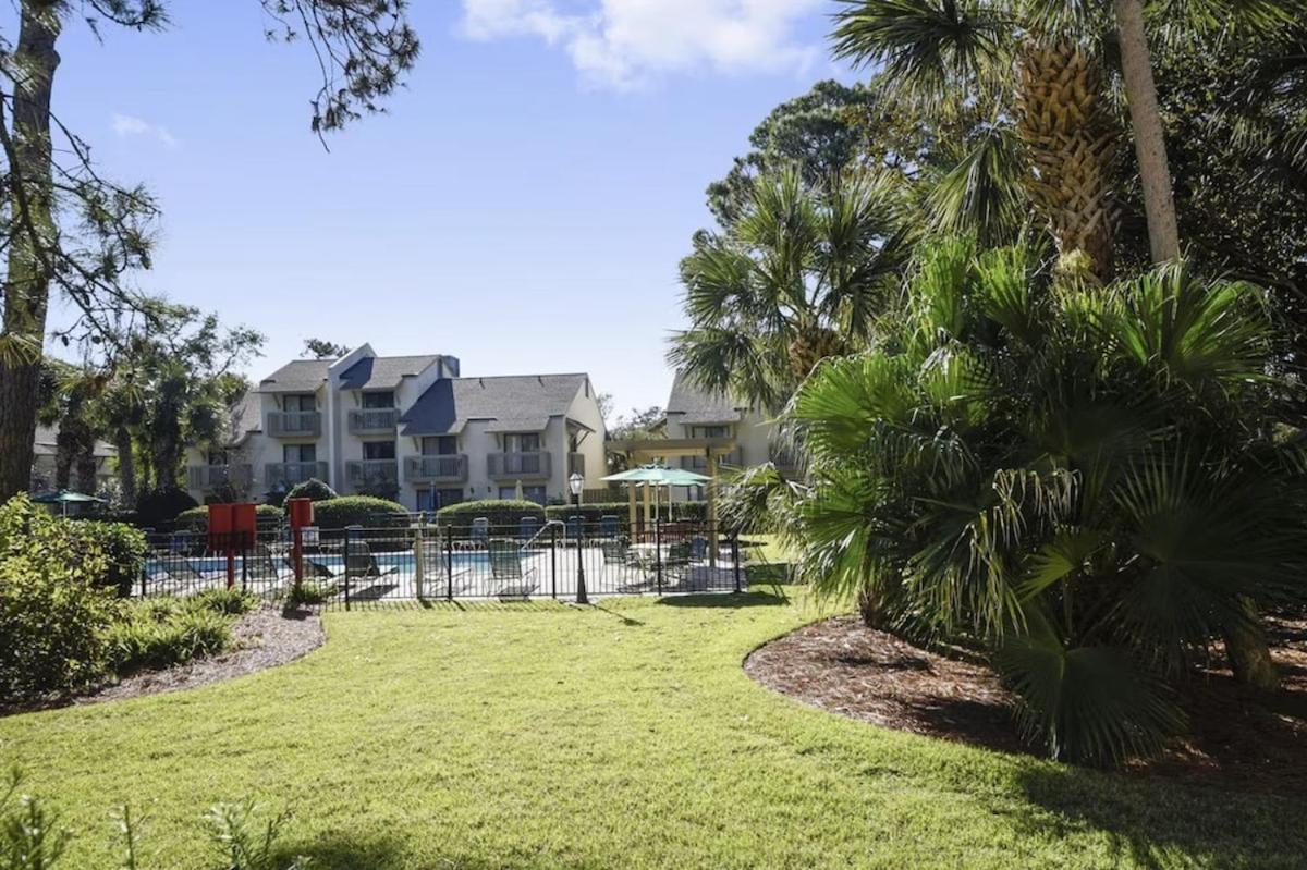 Coastal 2bdrm Stay, Pool Access, Walk To Villa Hilton Head Island