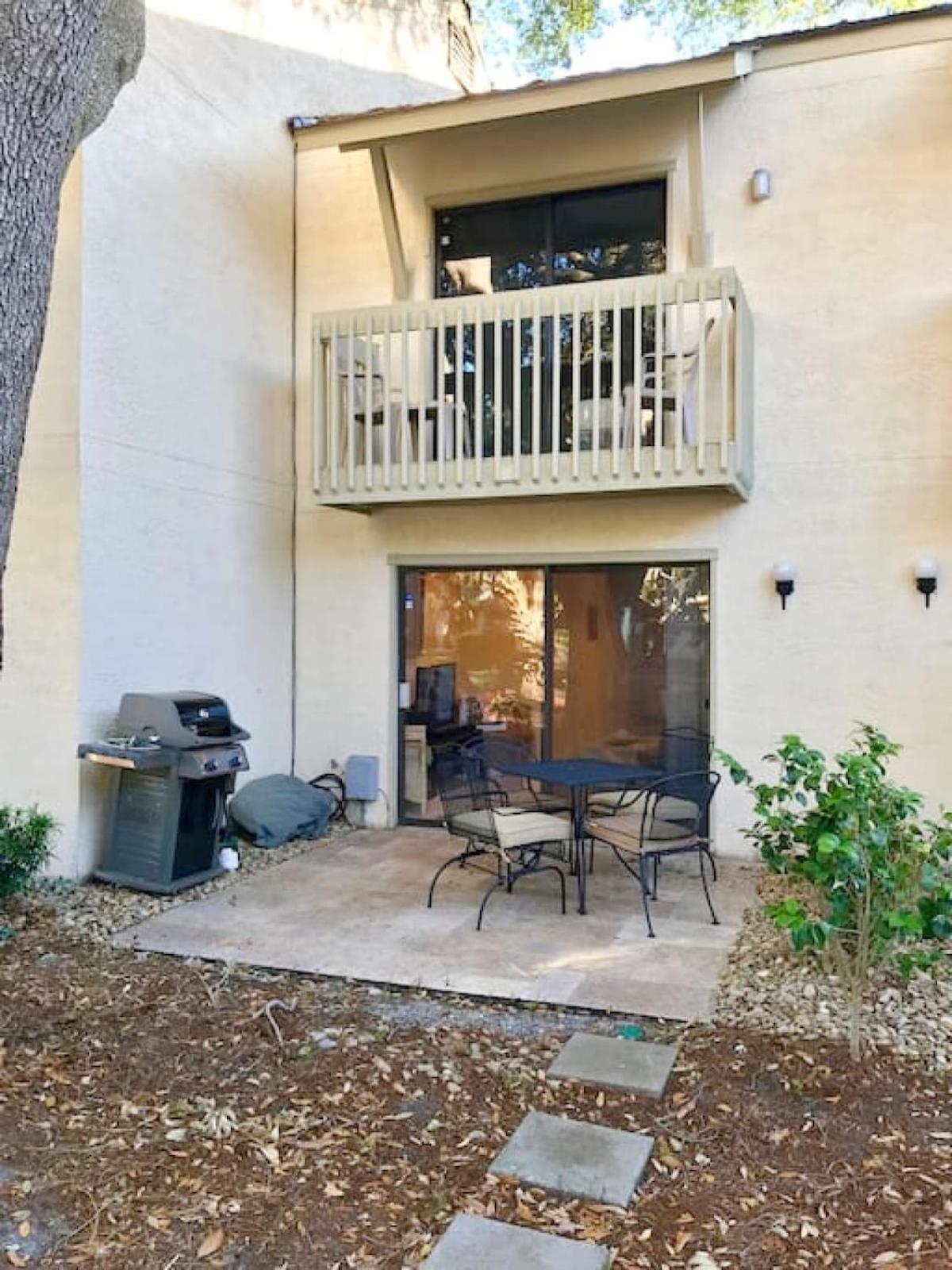 Villa Coastal 2bdrm Stay, Pool Access, Walk To *