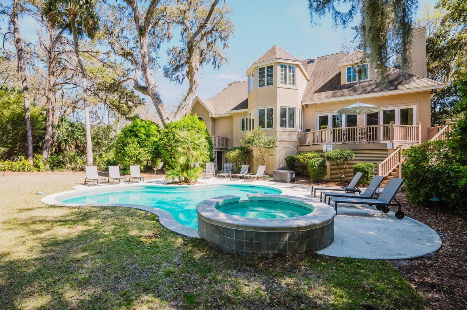 9 Hunt Club Dr * Hilton Head Island