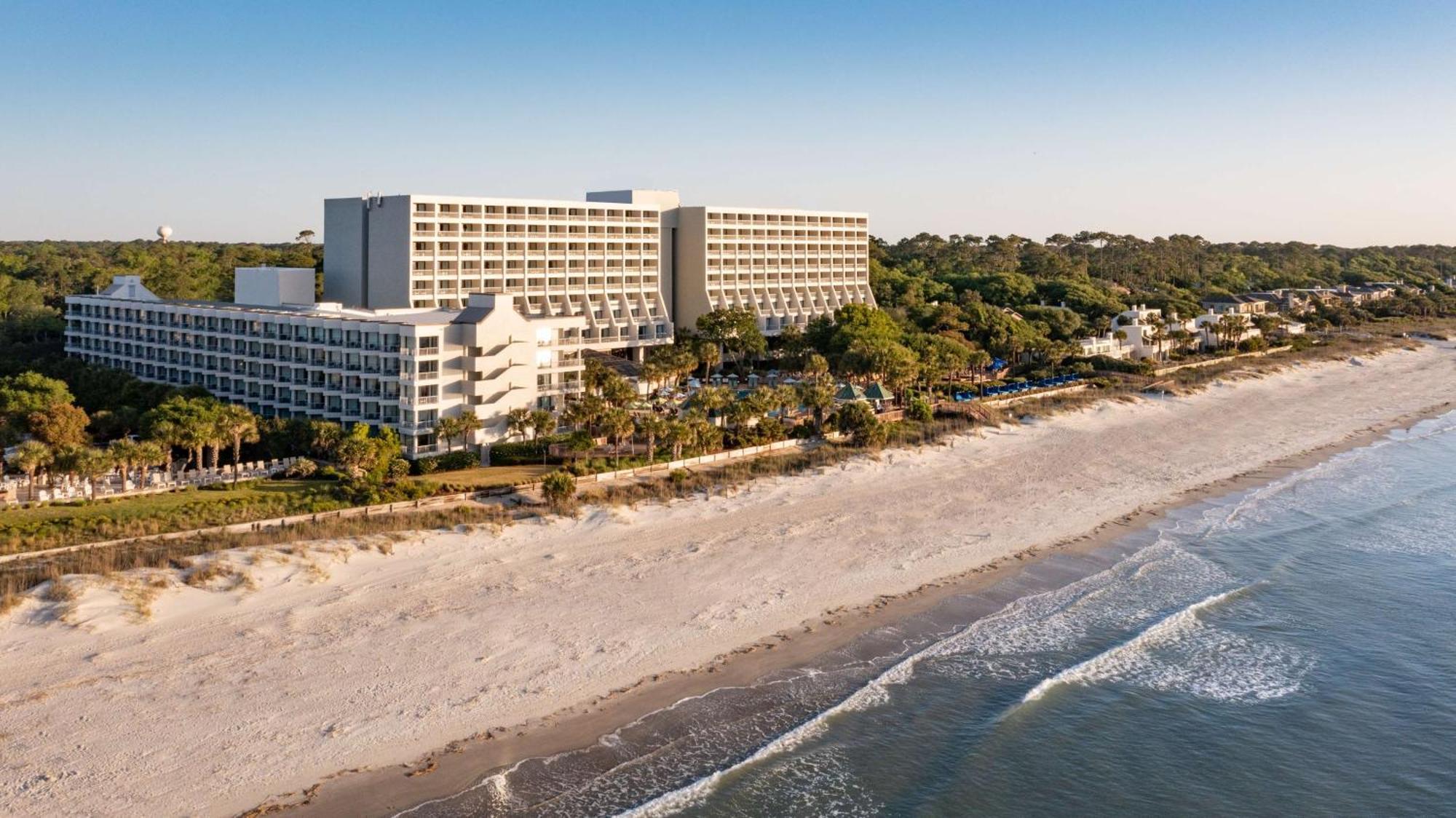 Resort Hilton Beachfront & 5*