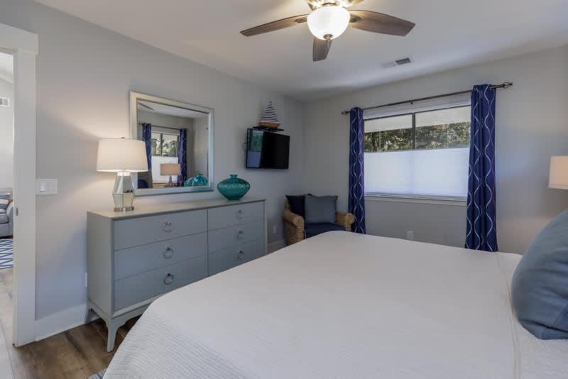 Holiday home Steps To 3 Bed 2 Bath With Private Pool