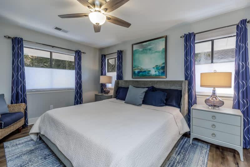 Steps To 3 Bed 2 Bath With Private Pool *