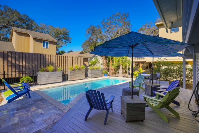Steps To 3 Bed 2 Bath With Private Pool * Hilton Head Island