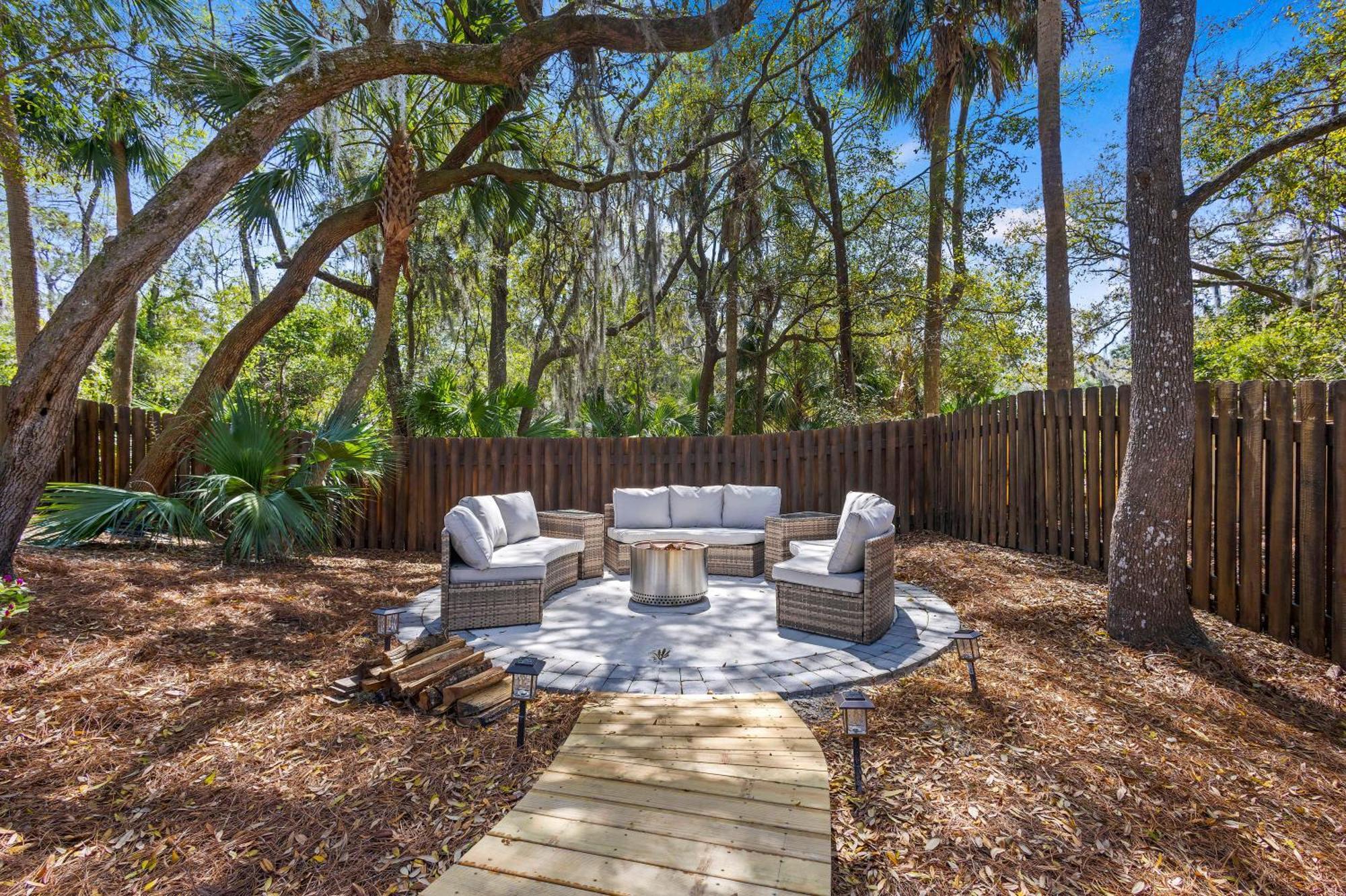 1 Firethorn Lane