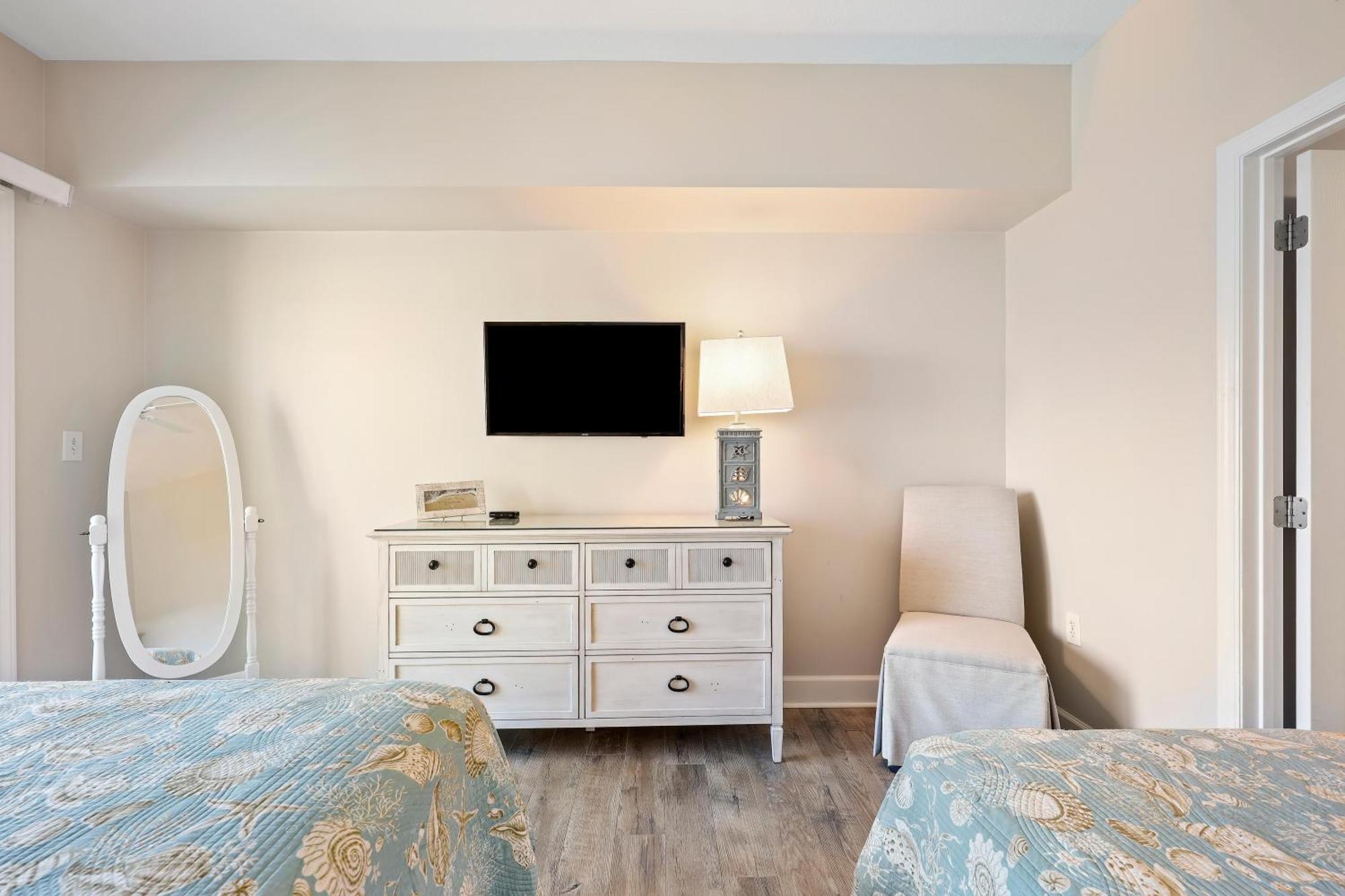 Villa 5303 Hampton Place *