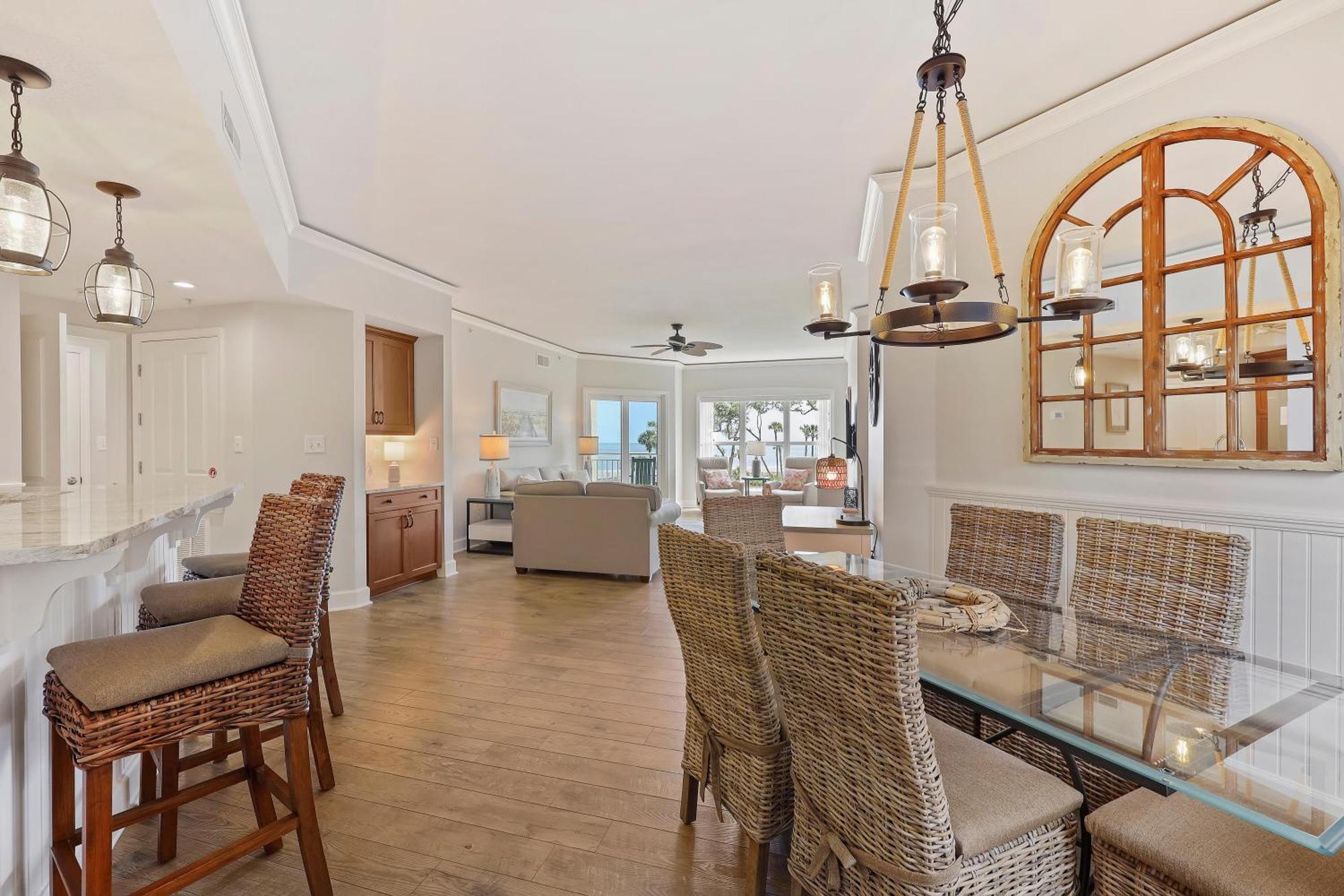 Villa 5303 Hampton Place *