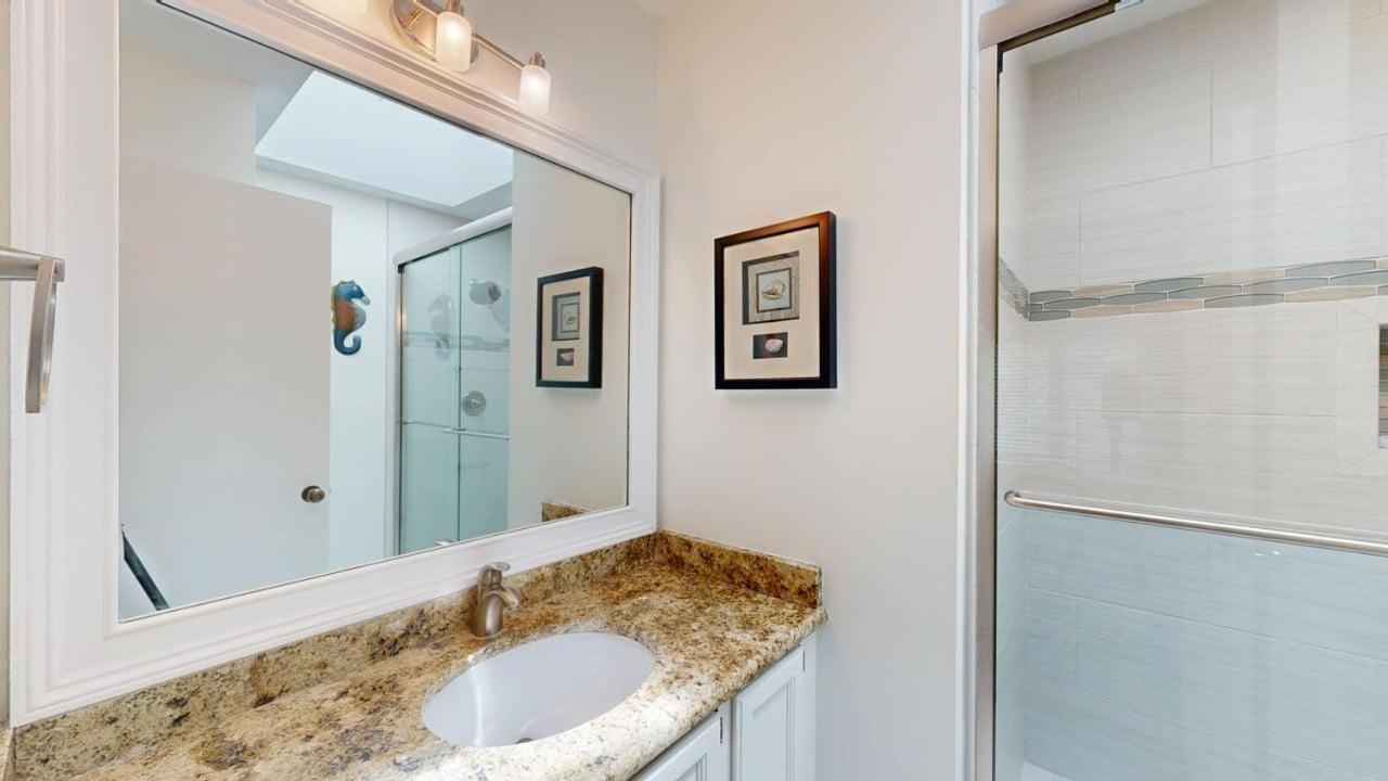 7609 Huntington Villa