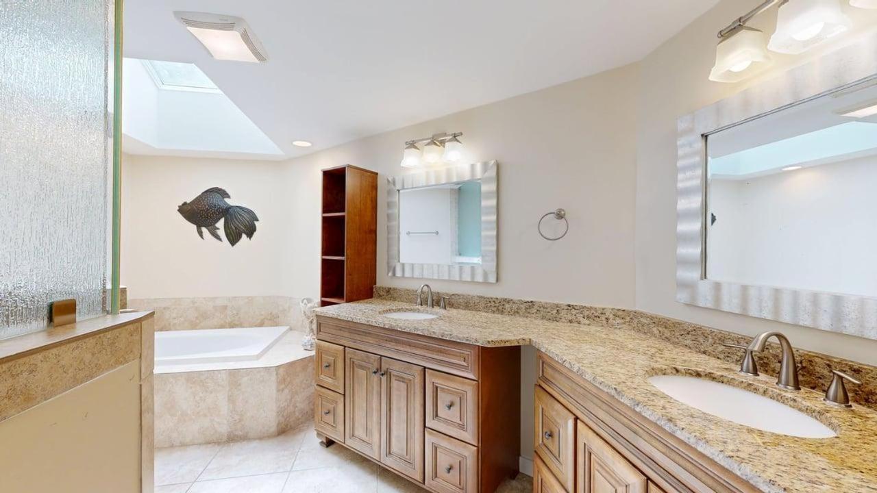 7609 Huntington Villa