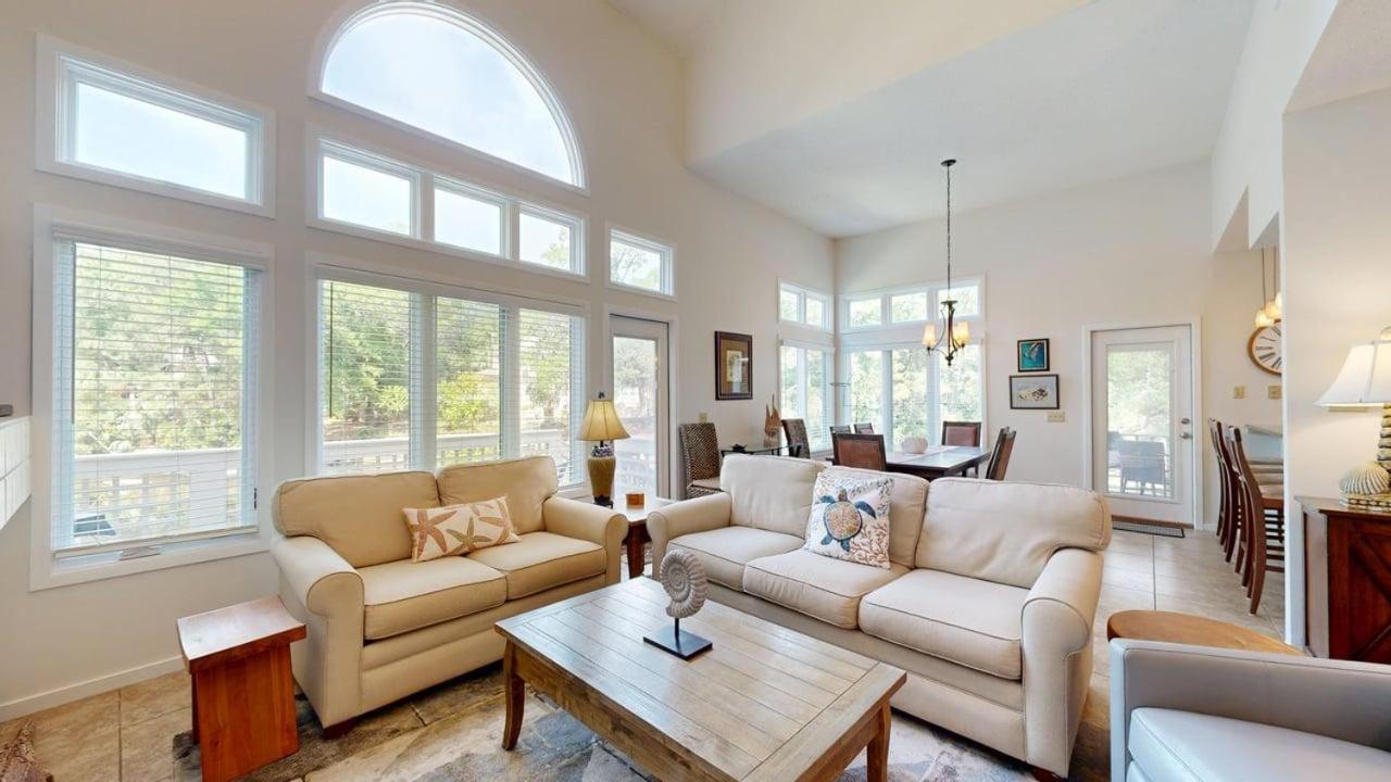 7609 Huntington Villa *