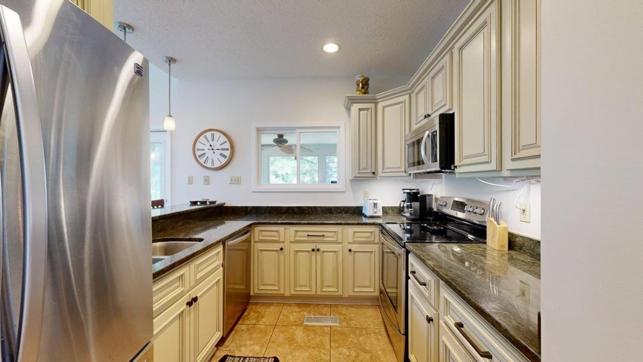 Villa 7609 Huntington *