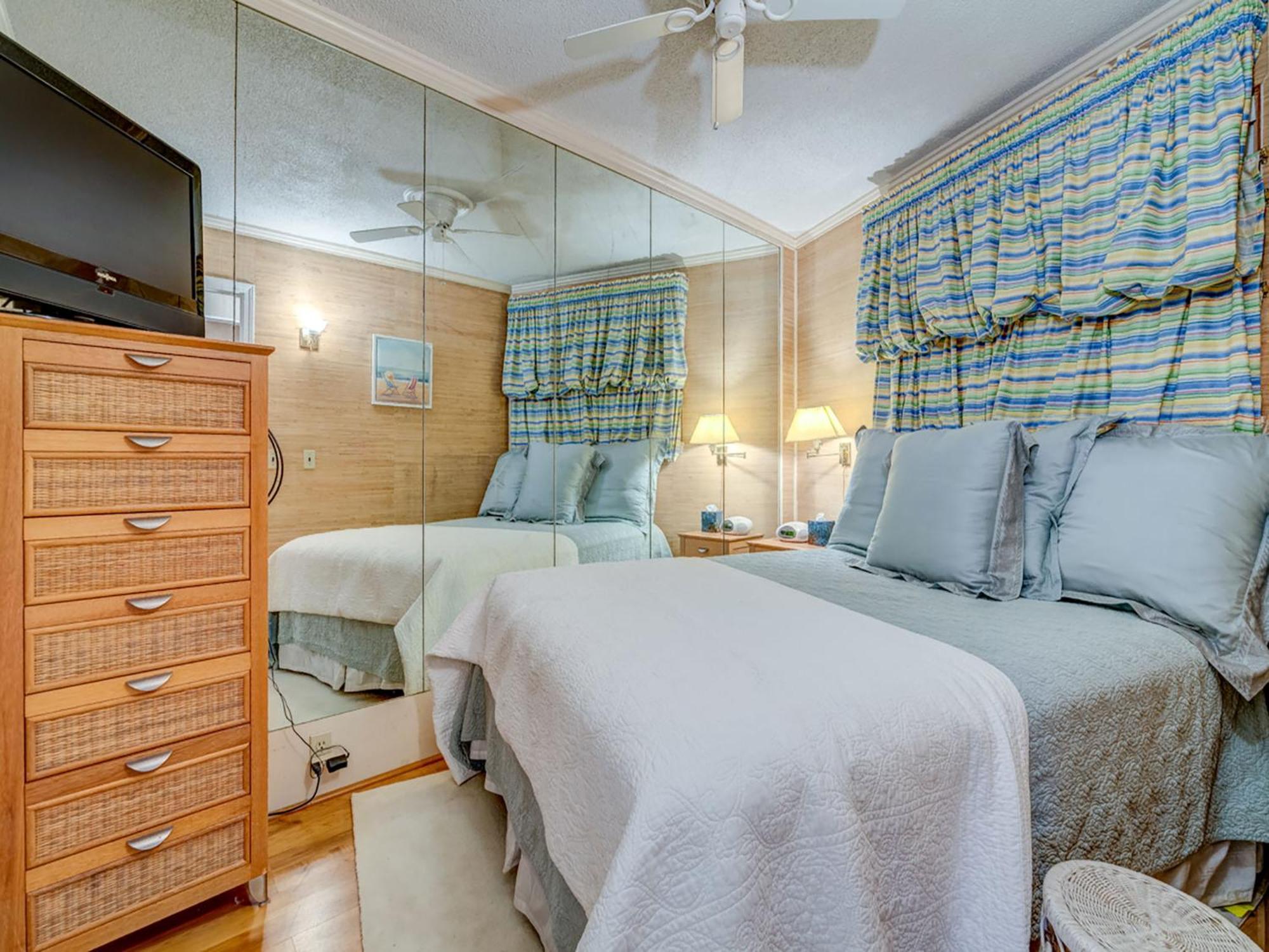 Seaside 332, 1 Bedroom, Pool, Oceanside, 3rd Floor, Wi-fi, Sleeps 4 Apartment *
