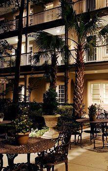 Main Street & Hotel Hilton Head Island