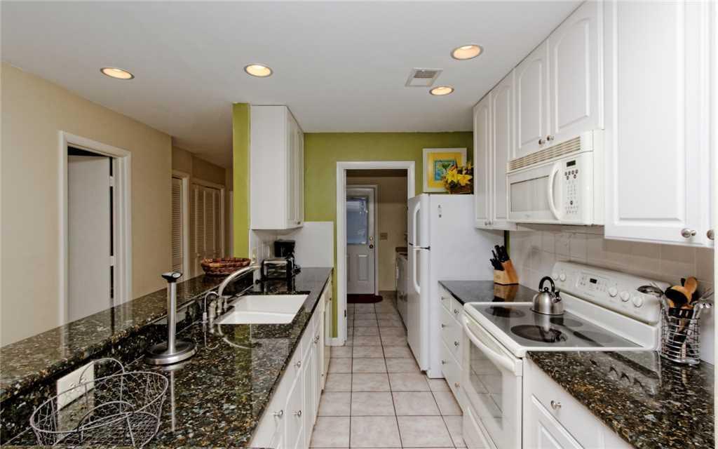 Tennismaster - Two Bedroom - 203 Apartment *