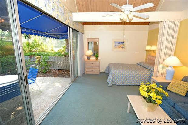 Resort The Village At Palmetto Dunes 2*
