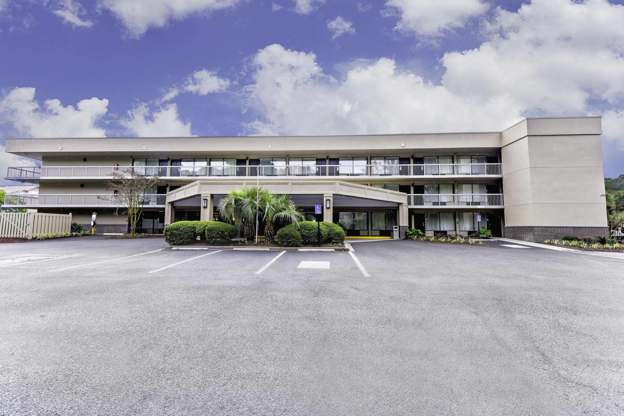 Spark By Hilton Hotel Hilton Head Island