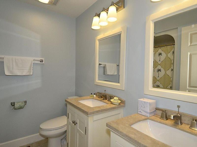 Holiday home Beachwalk 203