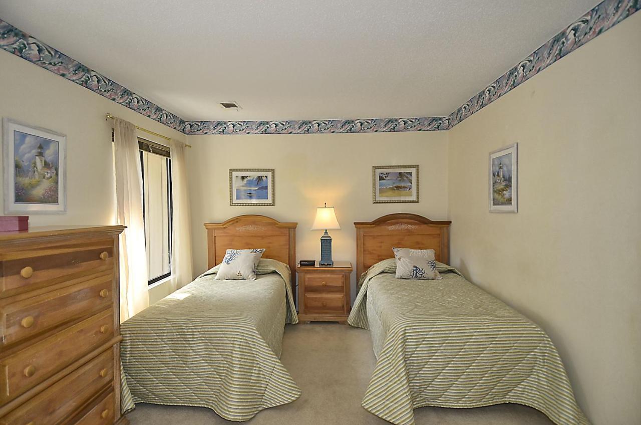 Beachwalk 203 *