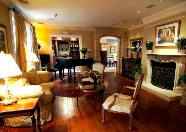 Main Street & Hotel 4*