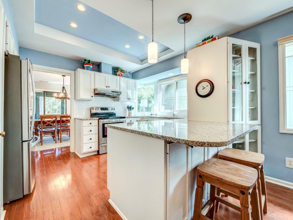 Isle Of Pines 12, 3 Bedroom, Wifi, Fireplace, Sleeps 7, Sea Pines Holiday home *