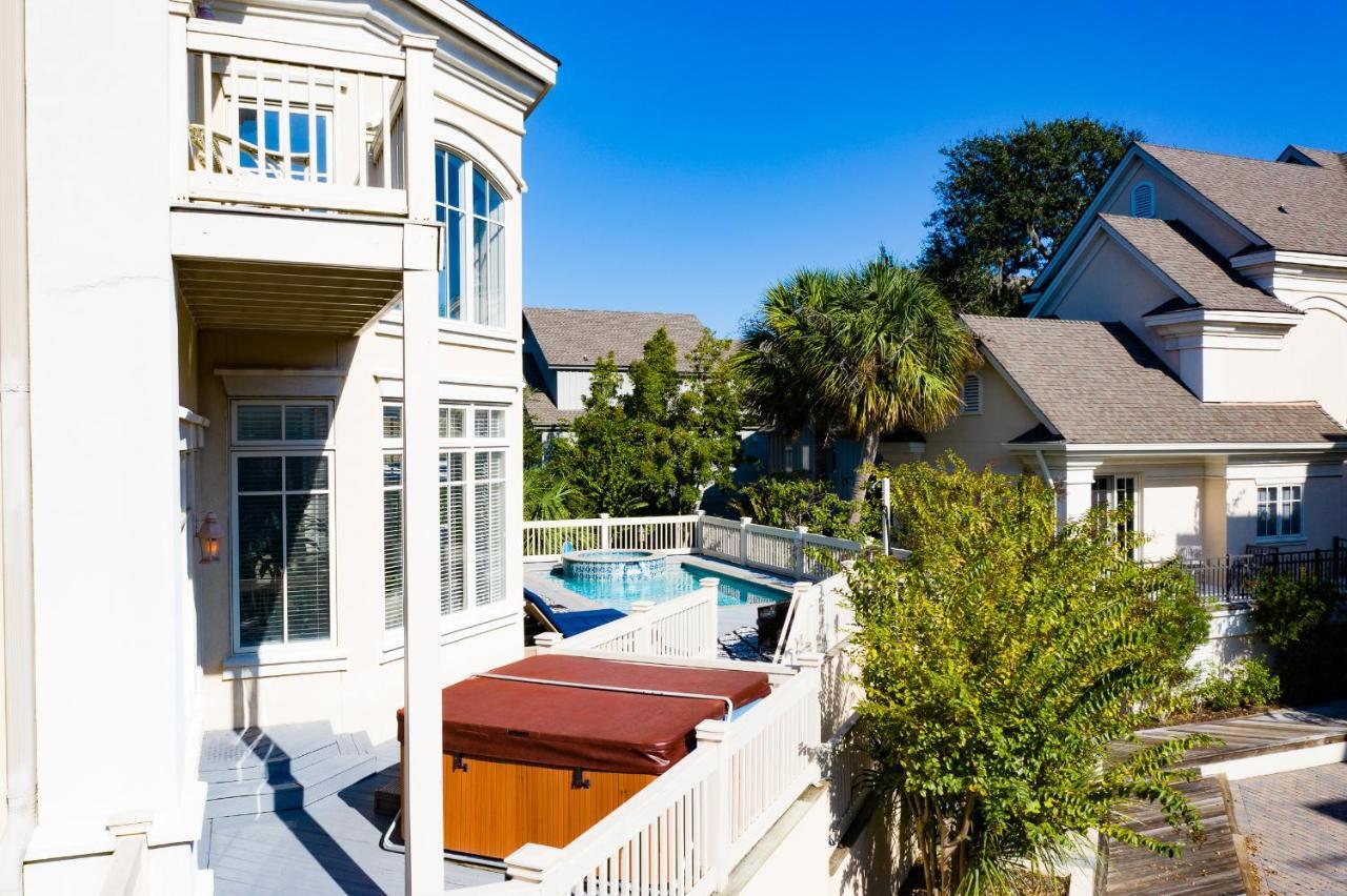 2nd Row Luxury At 30 Knotts Way Holiday home Hilton Head Island