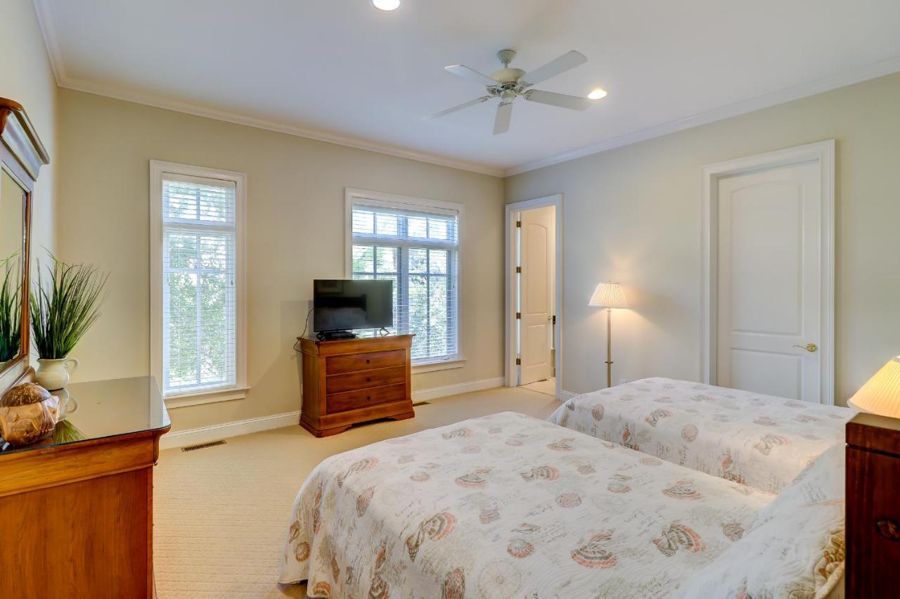 2nd Row Luxury At 30 Knotts Way Holiday home Hilton Head Island