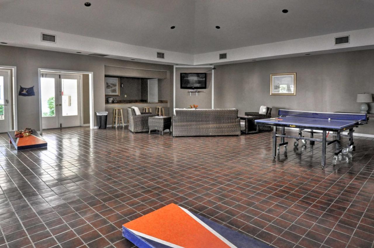 Resort-style Hilton Head - Walk To Beach! Apartment