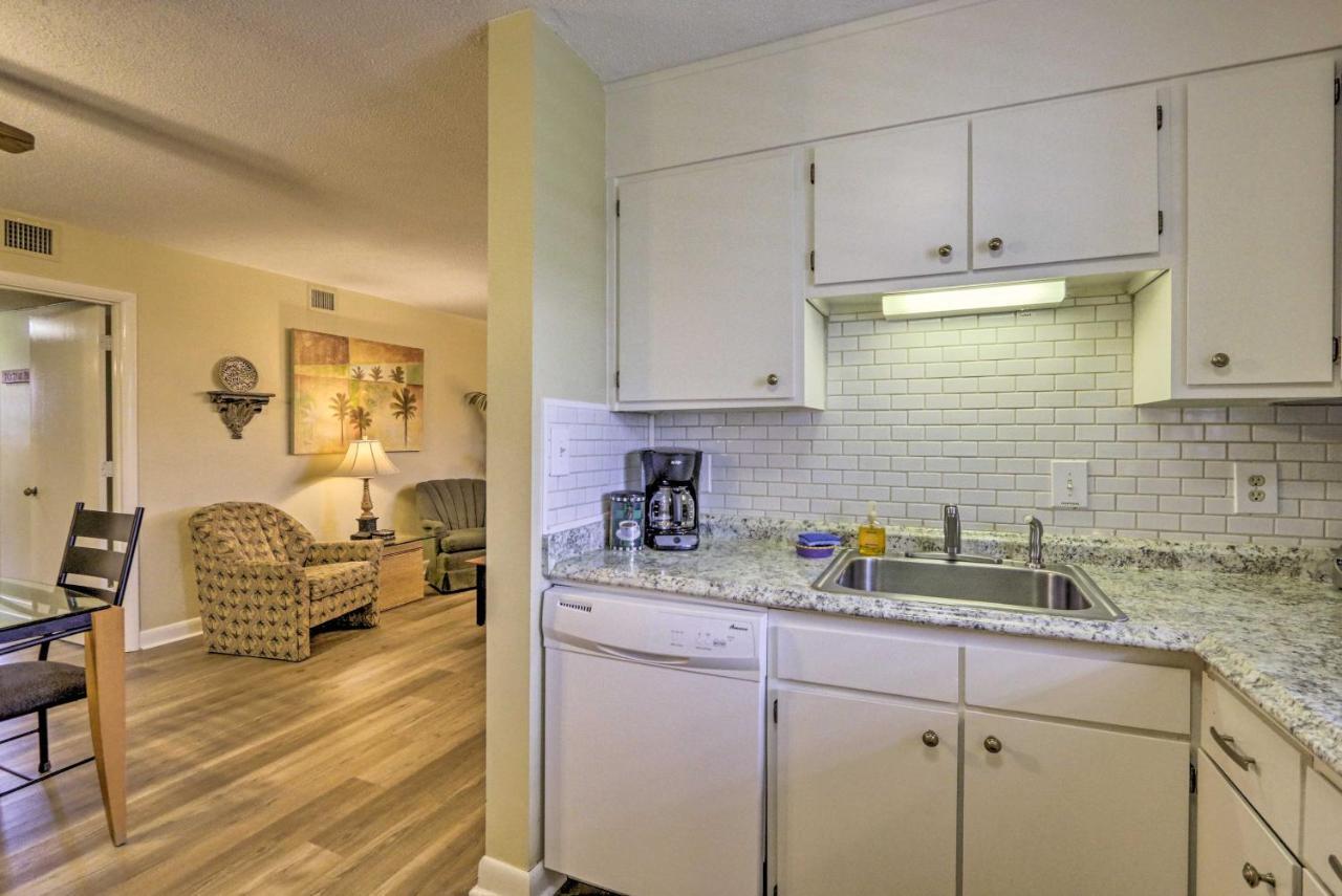 Hilton Head With Amenities Walk To Beach!