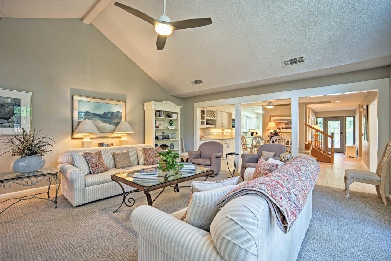 Hilton Head With Pool Access - 1 Mi To Beach! Holiday home *