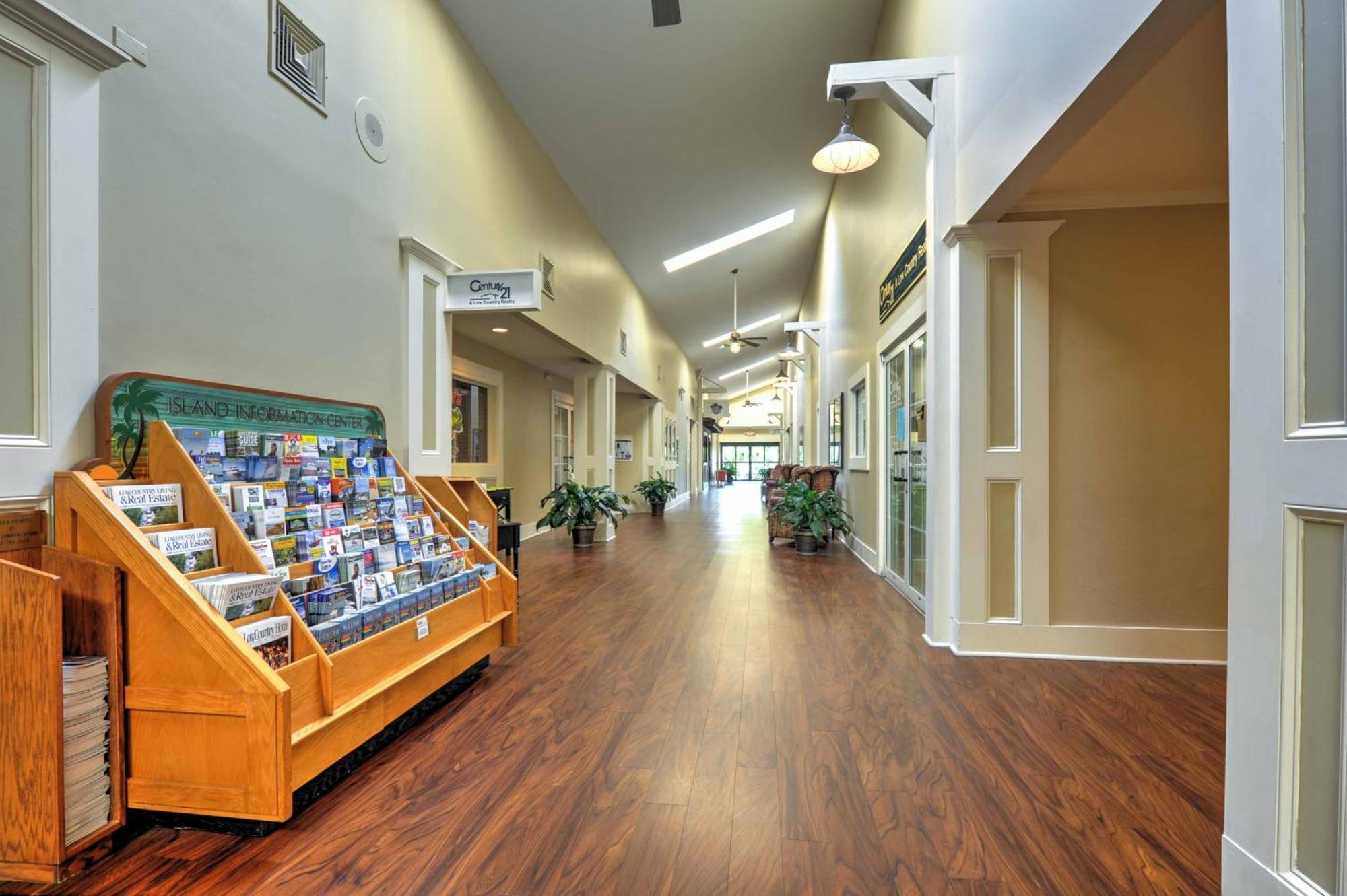 Hilton Head Pool Bar And Access Apartment