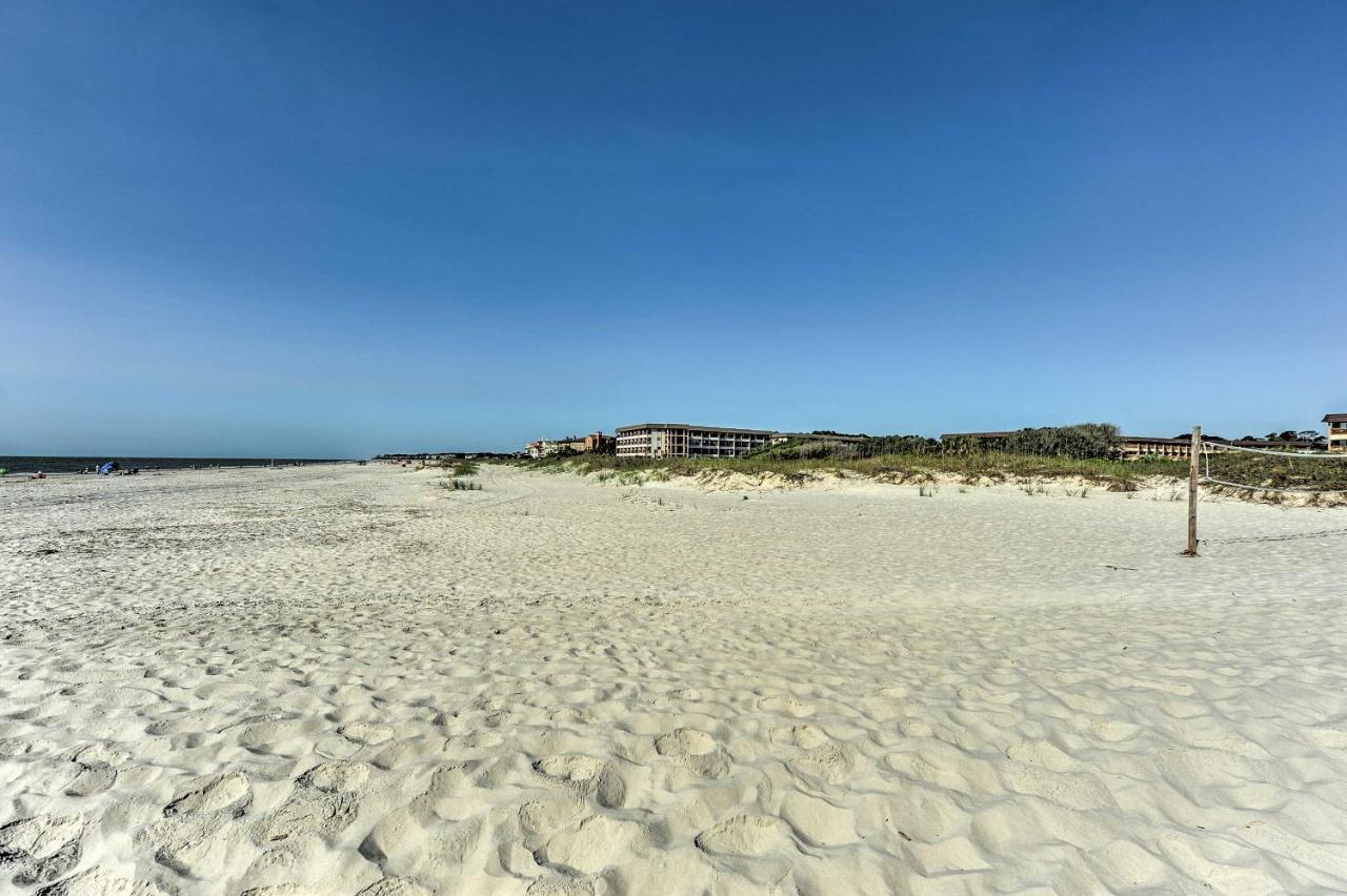 Ocean-view Pool, Beach! Apartment *