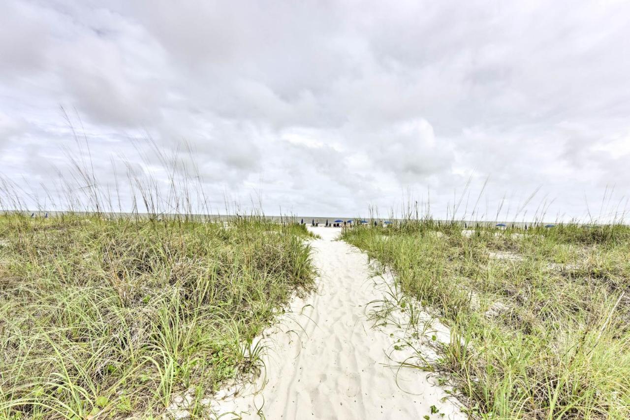 Apartment Beachfront With Pool Access In Hilton Head! *