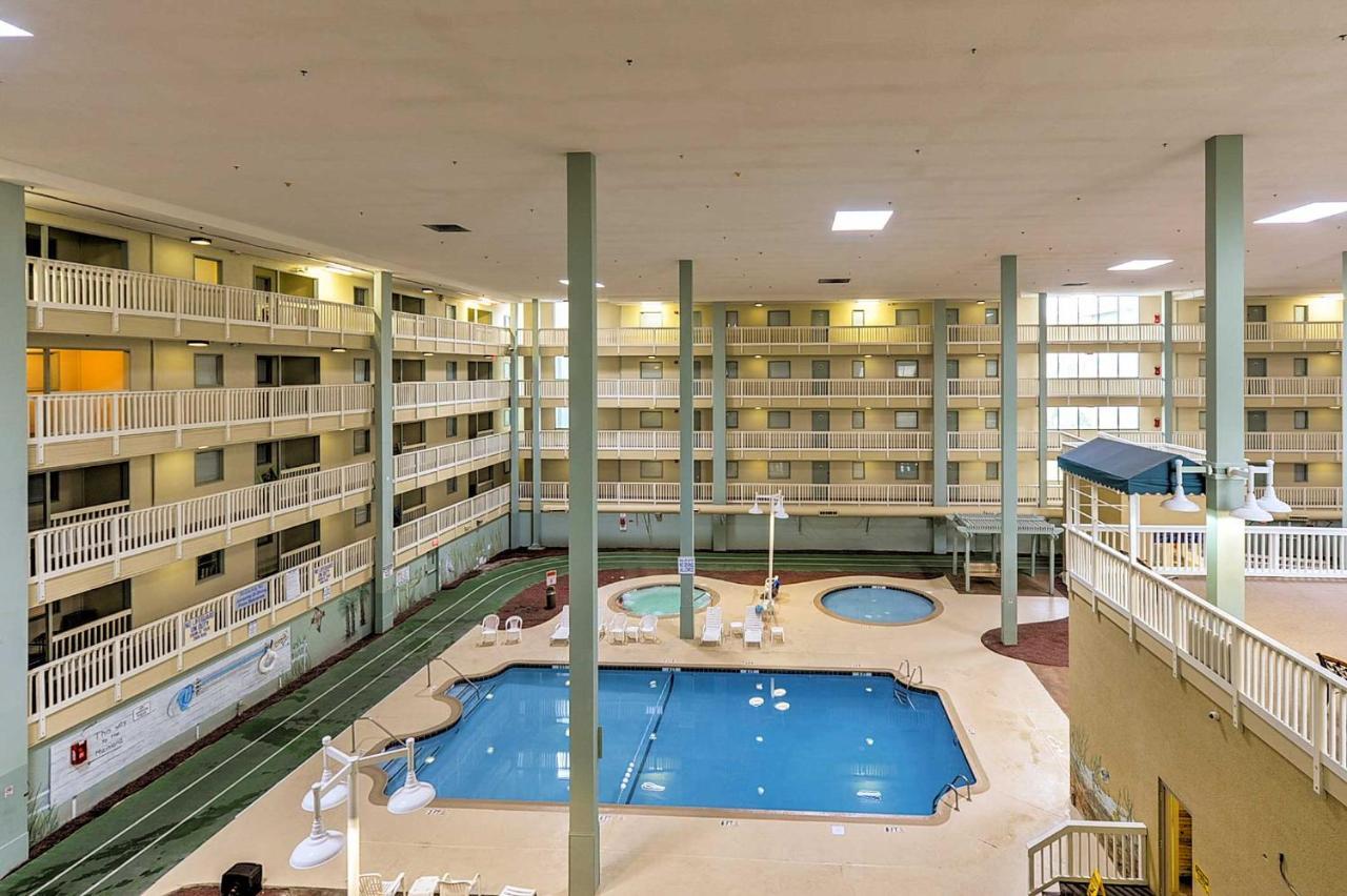 Hilton Head With Amenities Walk To Beach! Apartment *