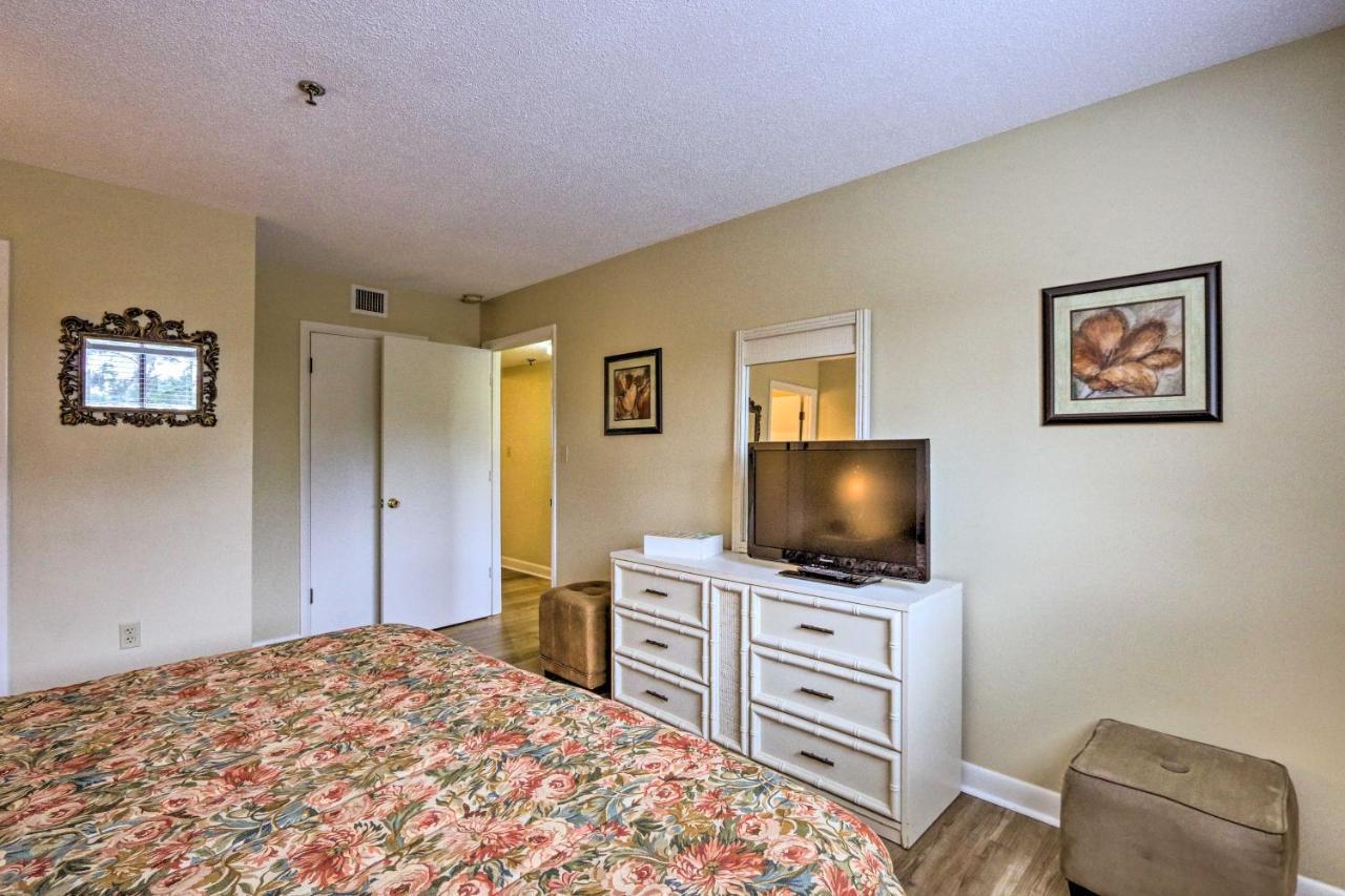 Hilton Head With Amenities Walk To Beach! Apartment