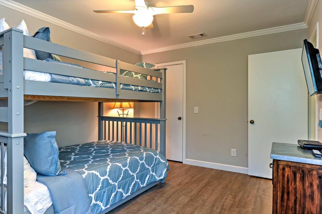 Apartment Updated Hilton Head Balcony, Walk To Hilton Head Island