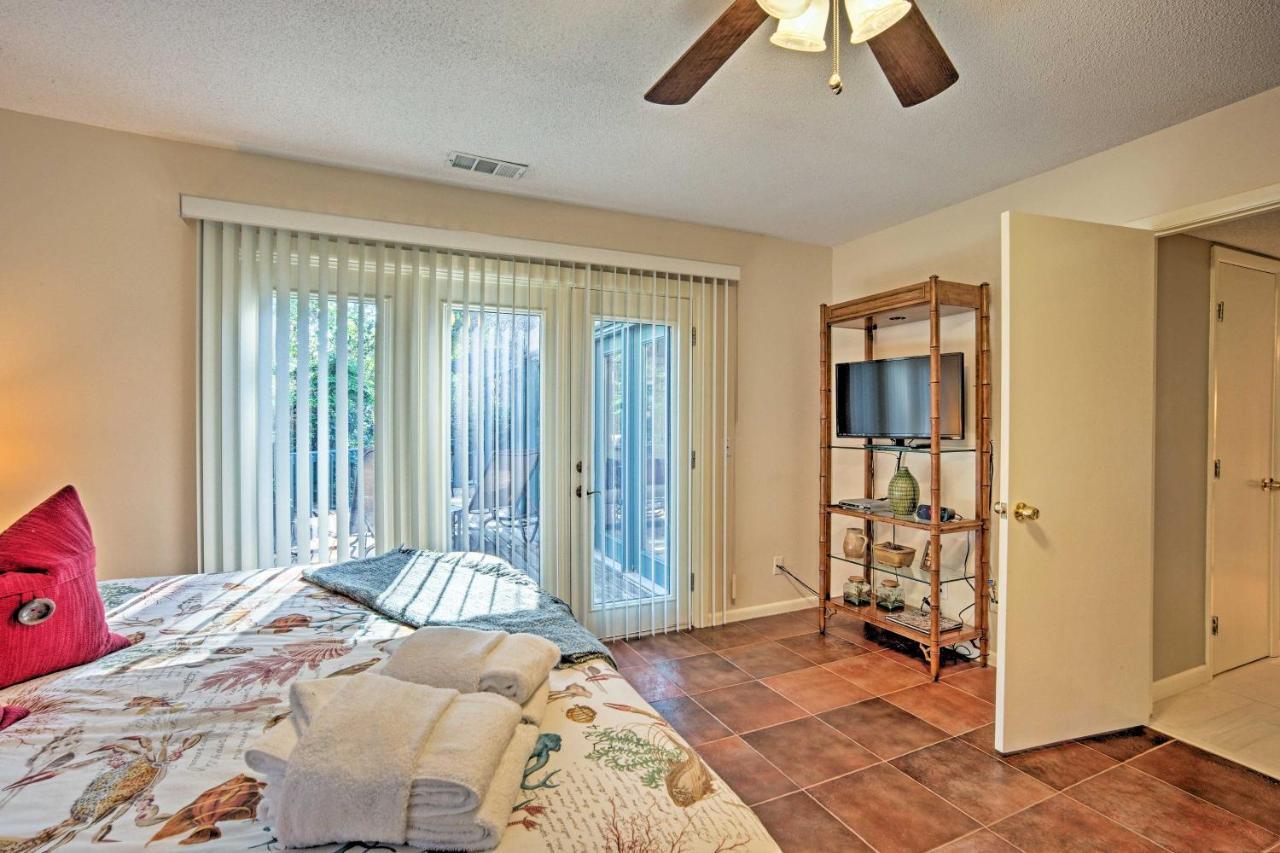 Hilton Head With Pool Access - 1 Mi To Beach! Holiday home Hilton Head Island