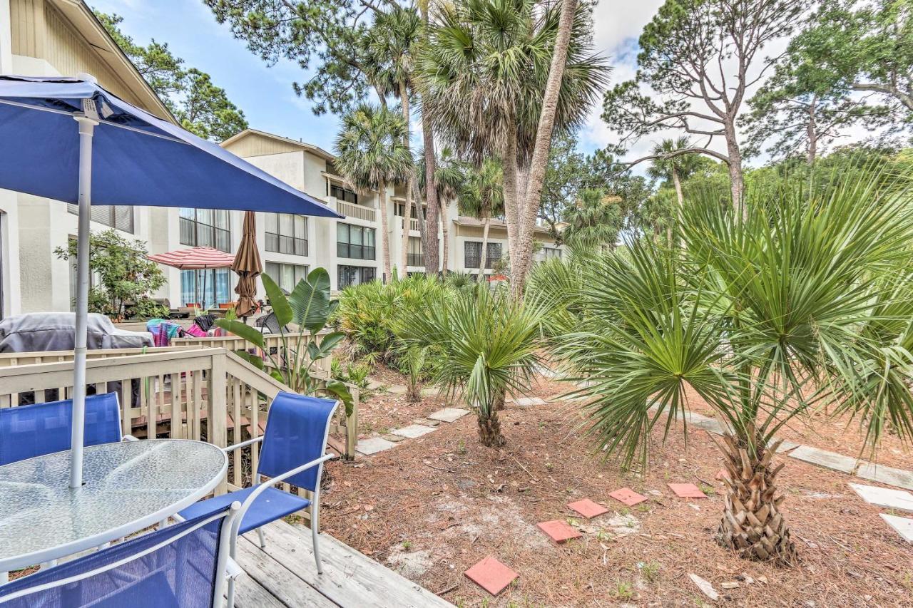 Townhome Patio, Walk To Holiday home Hilton Head Island