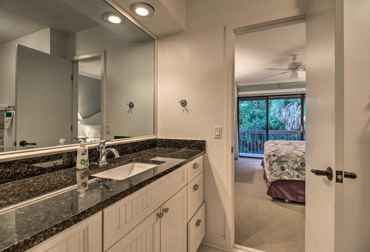 Holiday home With Private Courtyard - Walk To Coligny Beach!