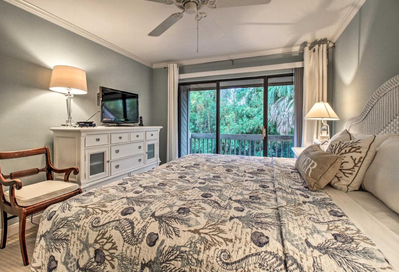 With Private Courtyard - Walk To Coligny Beach! Holiday home Hilton Head Island