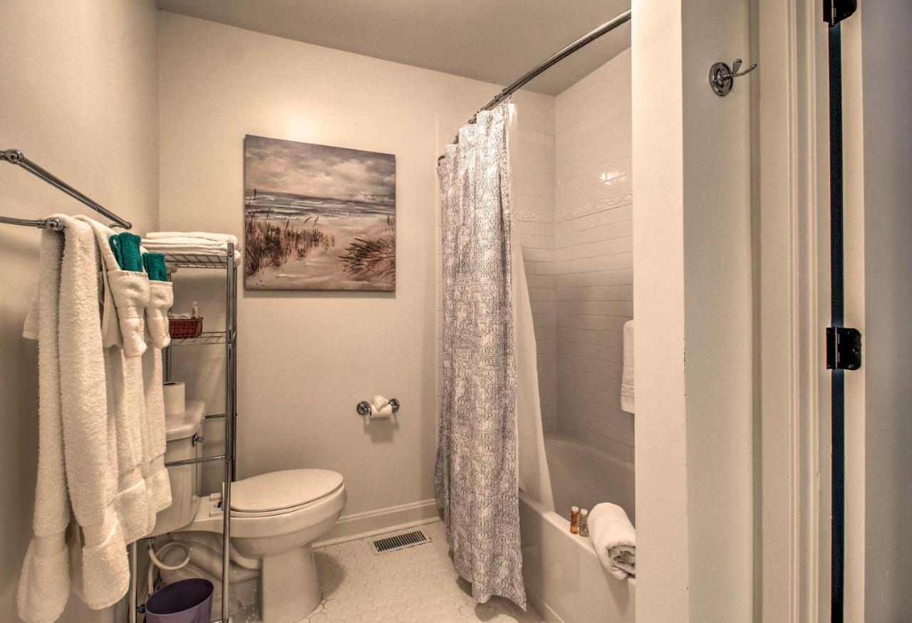 Holiday home With Private Courtyard - Walk To Coligny Beach! Hilton Head Island