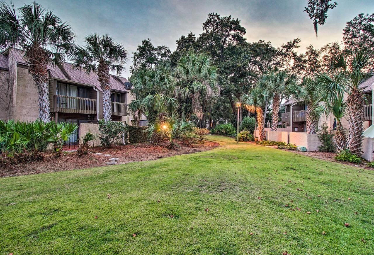 With Private Courtyard - Walk To Coligny Beach! Holiday home Hilton Head Island