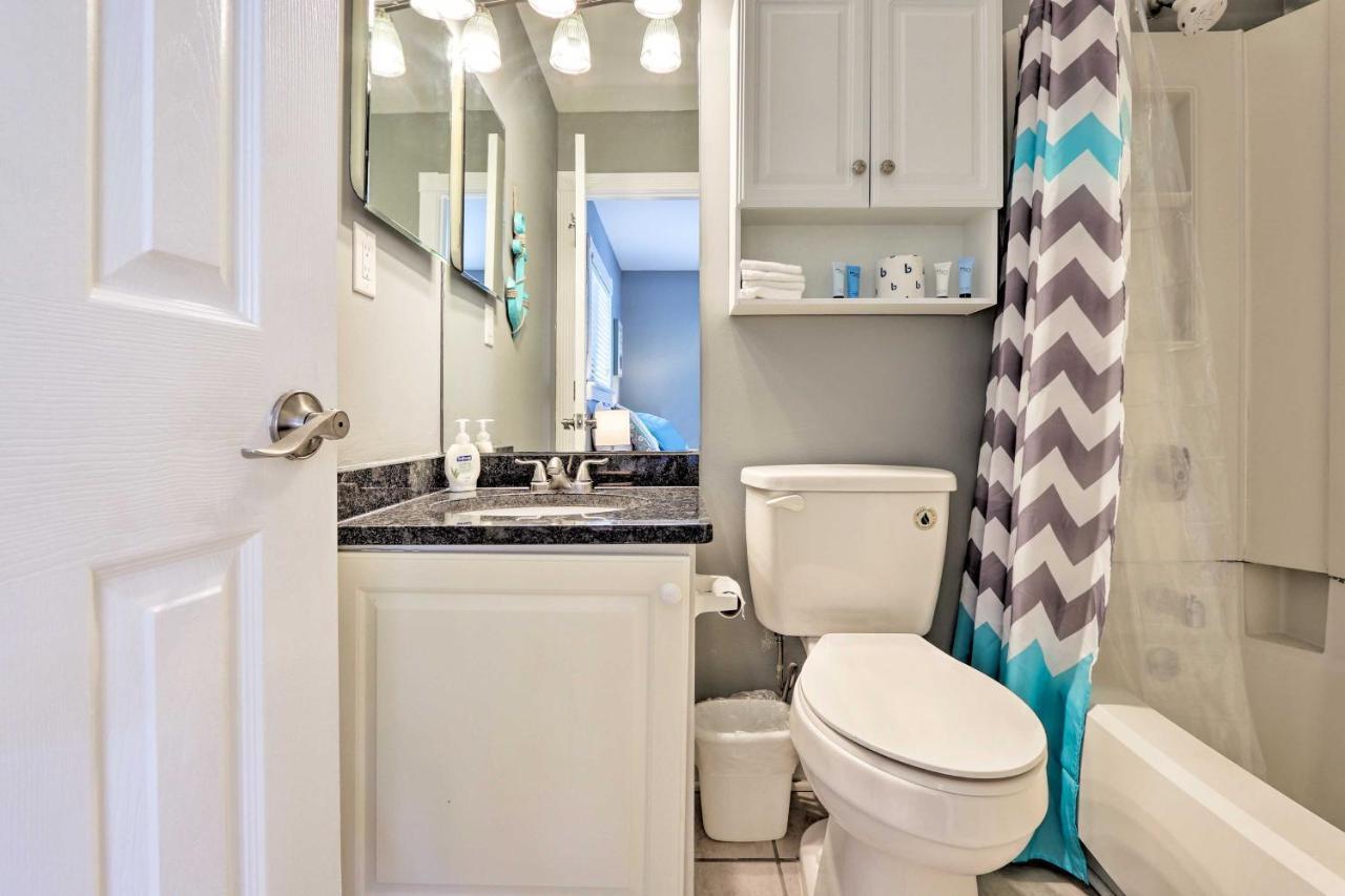 Hilton Head Pool Deck Access, Walk To Apartment *
