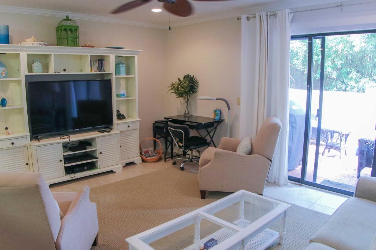 Holiday home With Private Courtyard - Walk To Coligny Beach! Hilton Head Island