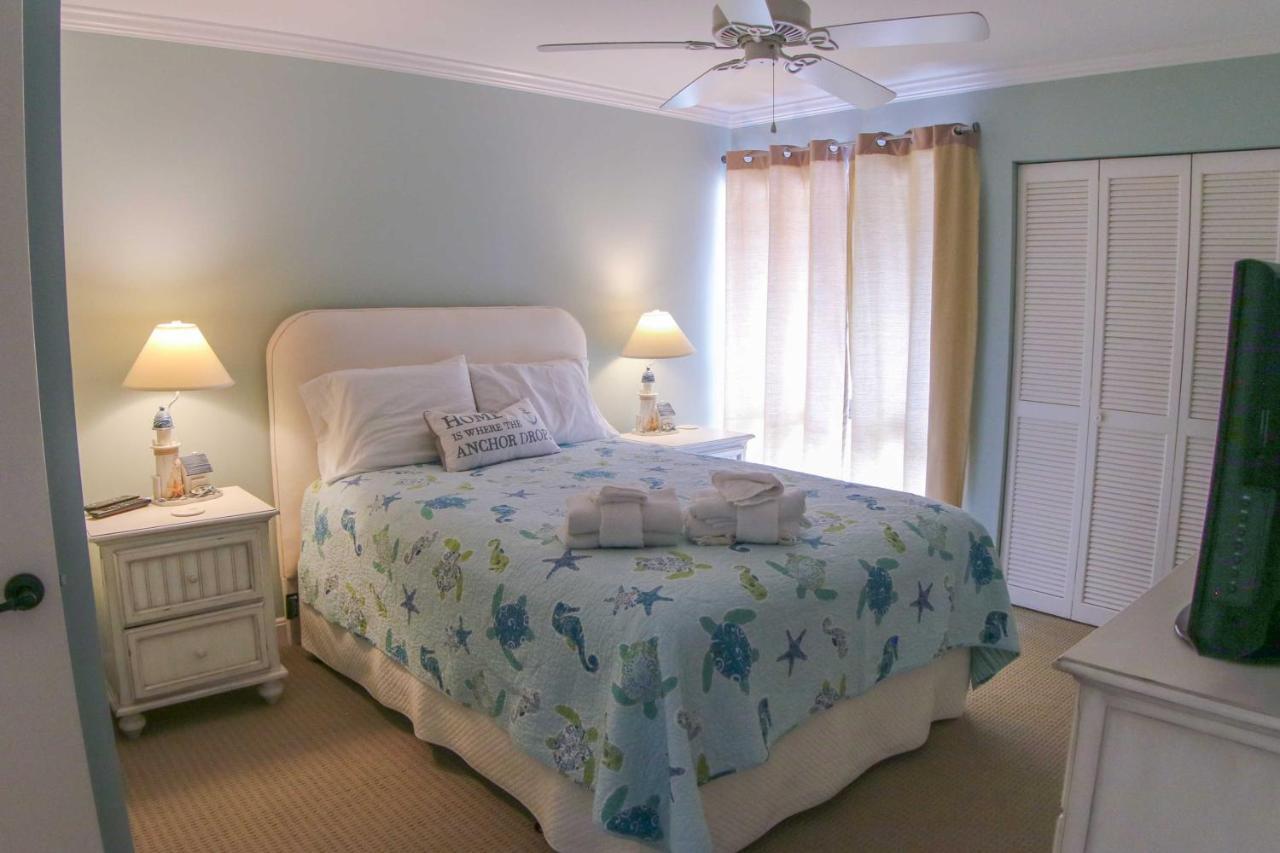 Holiday home With Private Courtyard - Walk To Coligny Beach! Hilton Head Island